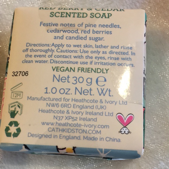 Cath Kidston Beauty Treats Holiday Sampler NWOT Mini Fizzer Soap Lip Balm Trio - Picture 8 of 15